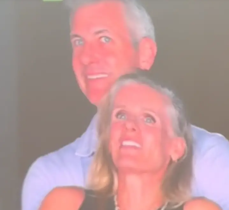 Coldplay kiss cam