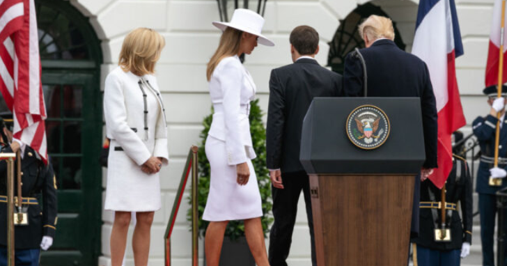 A resurfaced photo of Melania Trump is sparking debate over her “injected” look