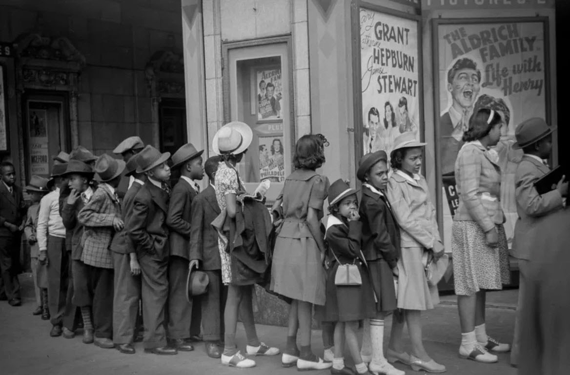 Internet Freaks Out Over 1941 Photo Of Child Holding An ‘iPad’